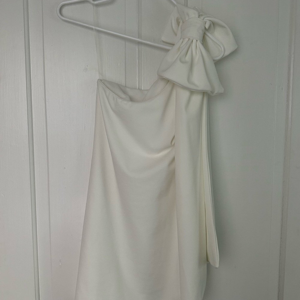 Vestique White Asymmetrical Ruffled Bow Mini Dress - Graduation or Bridal Dress!
